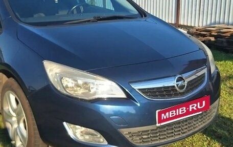 Opel Astra J, 2010 год, 500 000 рублей, 1 фотография
