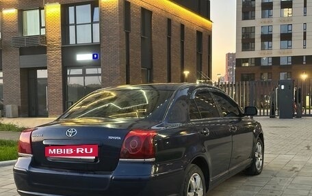 Toyota Avensis III рестайлинг, 2005 год, 575 000 рублей, 5 фотография