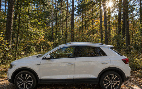 Volkswagen T-Roc I, 2021 год, 3 050 000 рублей, 2 фотография