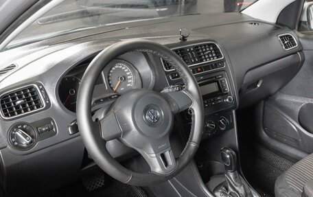 Volkswagen Polo VI (EU Market), 2012 год, 680 000 рублей, 5 фотография