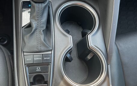Toyota Camry, 2022 год, 2 000 000 рублей, 10 фотография