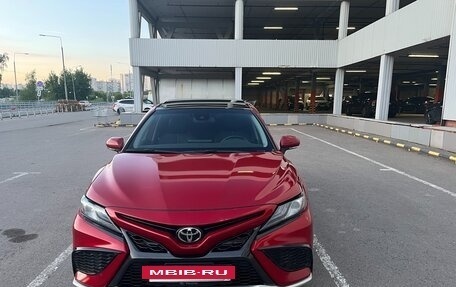 Toyota Camry, 2022 год, 2 000 000 рублей, 6 фотография