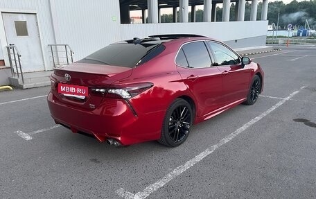 Toyota Camry, 2022 год, 2 000 000 рублей, 2 фотография