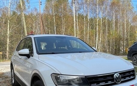 Volkswagen Tiguan II, 2018 год, 2 100 000 рублей, 1 фотография