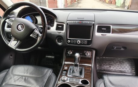 Volkswagen Touareg III, 2015 год, 2 350 000 рублей, 7 фотография