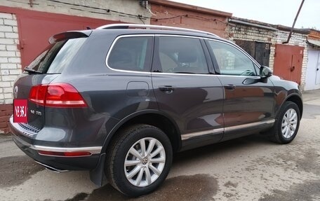Volkswagen Touareg III, 2015 год, 2 350 000 рублей, 3 фотография
