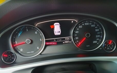 Volkswagen Touareg III, 2015 год, 2 350 000 рублей, 11 фотография