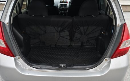 Honda Fit III, 2002 год, 300 000 рублей, 6 фотография