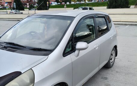 Honda Fit III, 2002 год, 300 000 рублей, 4 фотография