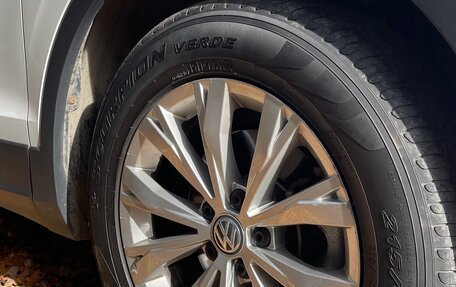 Volkswagen Tiguan II, 2018 год, 2 050 000 рублей, 14 фотография