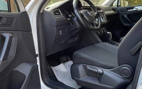 Volkswagen Tiguan II, 2018 год, 2 050 000 рублей, 17 фотография