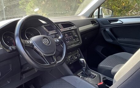 Volkswagen Tiguan II, 2018 год, 2 100 000 рублей, 14 фотография