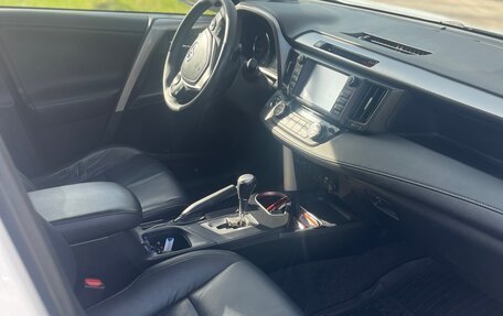 Toyota RAV4, 2016 год, 2 600 000 рублей, 12 фотография