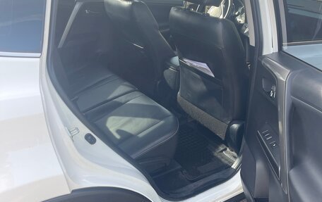 Toyota RAV4, 2016 год, 2 600 000 рублей, 11 фотография