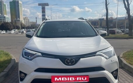 Toyota RAV4, 2016 год, 2 600 000 рублей, 2 фотография