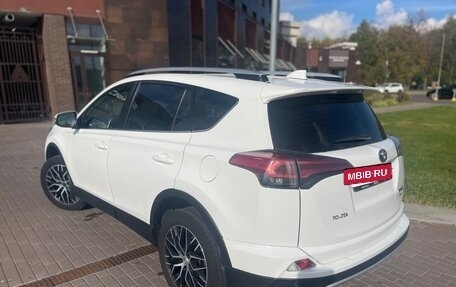 Toyota RAV4, 2016 год, 2 600 000 рублей, 6 фотография