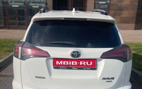 Toyota RAV4, 2016 год, 2 600 000 рублей, 8 фотография