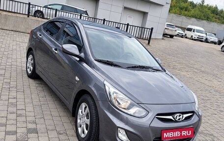 Hyundai Solaris II рестайлинг, 2013 год, 740 000 рублей, 1 фотография