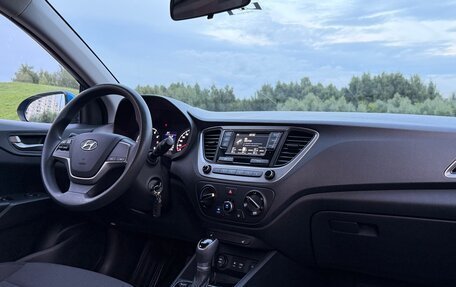Hyundai Solaris II рестайлинг, 2018 год, 1 360 000 рублей, 10 фотография