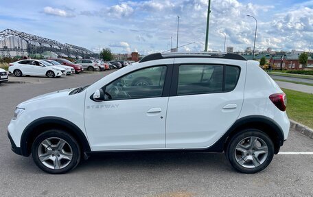 Renault Sandero II рестайлинг, 2019 год, 1 399 000 рублей, 2 фотография