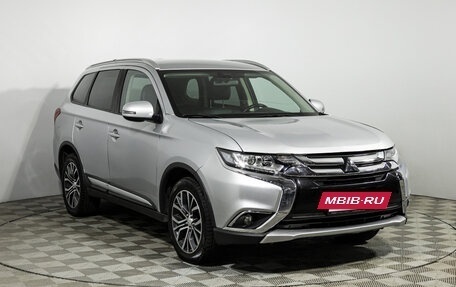 Mitsubishi Outlander III рестайлинг 3, 2017 год, 1 639 700 рублей, 3 фотография