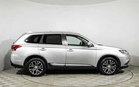 Mitsubishi Outlander III рестайлинг 3, 2017 год, 1 639 700 рублей, 8 фотография
