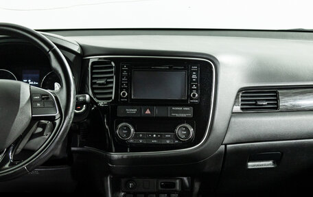 Mitsubishi Outlander III рестайлинг 3, 2017 год, 1 639 700 рублей, 14 фотография