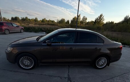 Volkswagen Jetta VI, 2012 год, 950 000 рублей, 3 фотография