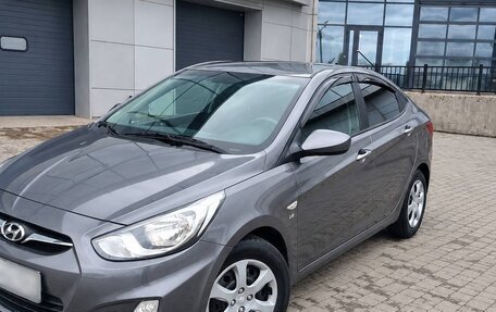 Hyundai Solaris II рестайлинг, 2013 год, 740 000 рублей, 2 фотография