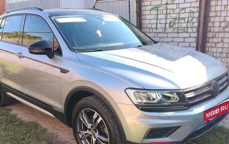 Volkswagen Tiguan II, 2019 год, 3 150 000 рублей, 2 фотография