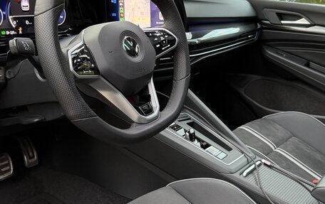 Volkswagen Golf VIII, 2023 год, 2 650 000 рублей, 16 фотография