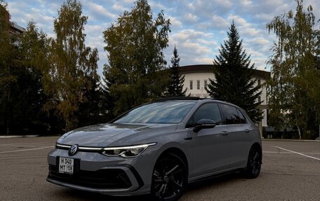 Volkswagen Golf VIII, 2023 год, 2 650 000 рублей, 34 фотография