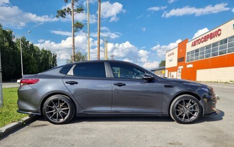 KIA Optima IV, 2017 год, 2 500 000 рублей, 8 фотография