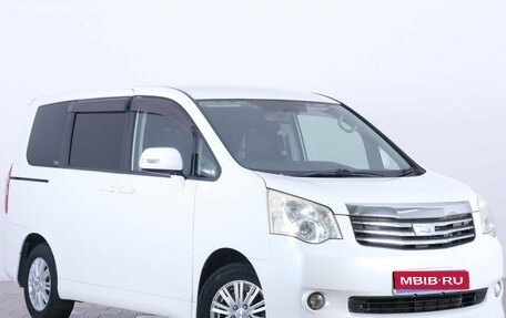Toyota Noah III, 2010 год, 1 149 000 рублей, 1 фотография