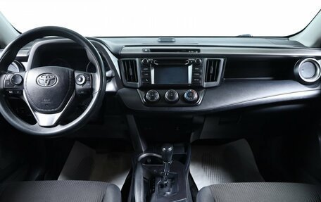 Toyota RAV4, 2017 год, 2 299 000 рублей, 8 фотография