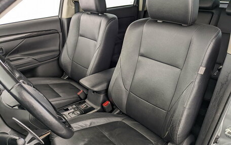 Mitsubishi Outlander III рестайлинг 3, 2017 год, 2 150 000 рублей, 21 фотография