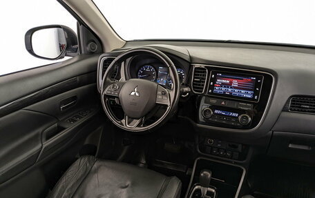 Mitsubishi Outlander III рестайлинг 3, 2017 год, 2 150 000 рублей, 26 фотография