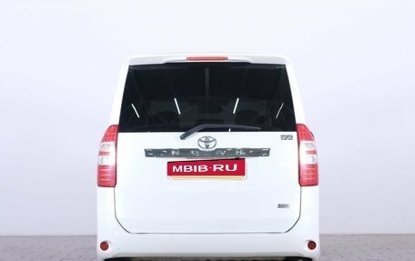 Toyota Noah III, 2010 год, 1 149 000 рублей, 5 фотография