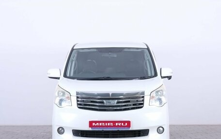 Toyota Noah III, 2010 год, 1 149 000 рублей, 2 фотография
