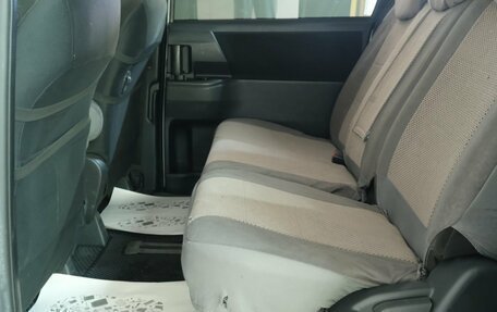 Toyota Noah III, 2010 год, 1 149 000 рублей, 18 фотография