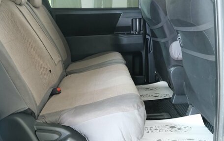 Toyota Noah III, 2010 год, 1 149 000 рублей, 17 фотография