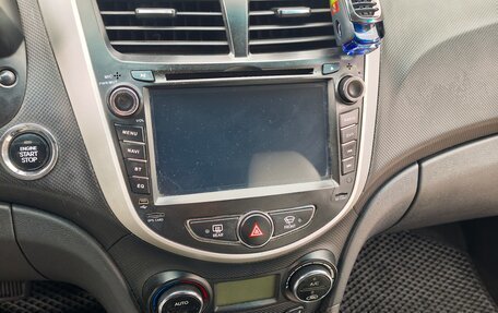 Hyundai Solaris II рестайлинг, 2013 год, 945 000 рублей, 7 фотография
