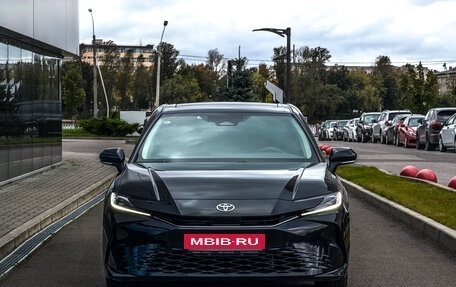 Toyota Camry, 2024 год, 3 800 000 рублей, 4 фотография
