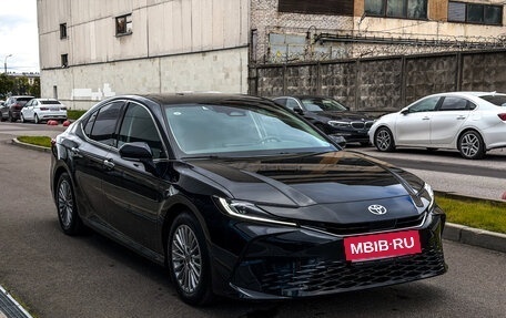 Toyota Camry, 2024 год, 3 800 000 рублей, 5 фотография