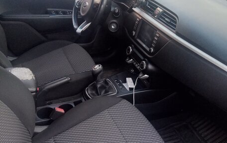 KIA Rio IV, 2018 год, 1 350 000 рублей, 5 фотография