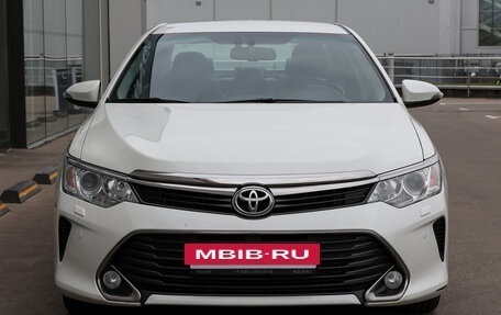 Toyota Camry, 2017 год, 2 298 000 рублей, 2 фотография