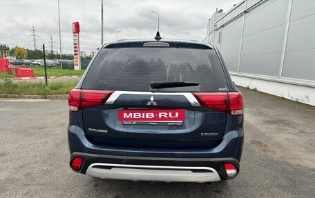Mitsubishi Outlander III рестайлинг 3, 2019 год, 1 849 000 рублей, 6 фотография