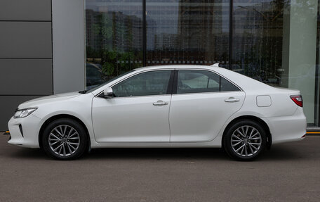Toyota Camry, 2017 год, 2 298 000 рублей, 8 фотография