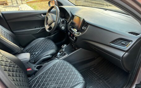 Hyundai Solaris II рестайлинг, 2021 год, 1 730 000 рублей, 4 фотография