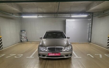 Mercedes-Benz C-Класс, 2004 год, 665 000 рублей, 1 фотография